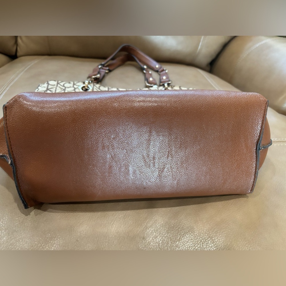 Calvin Klein tote - Picture 2 of 6